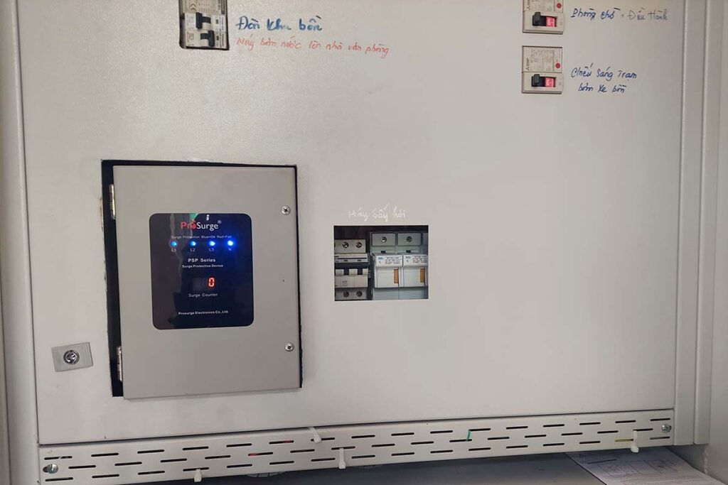 Hướng Dẫn Lắp Đặt Chống Sét Lan Truyền Cho Tủ Điện Tổng (MSB) Nhà Xưởng Đúng Tiêu Chuẩn 3 Hướng Dẫn Lắp Đặt Chống Sét Lan Truyền Cho Tủ Điện Tổng (MSB) Nhà Xưởng Đúng Tiêu Chuẩn